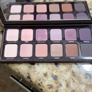 Brand New Never used Laura Mercier Palette 🦋